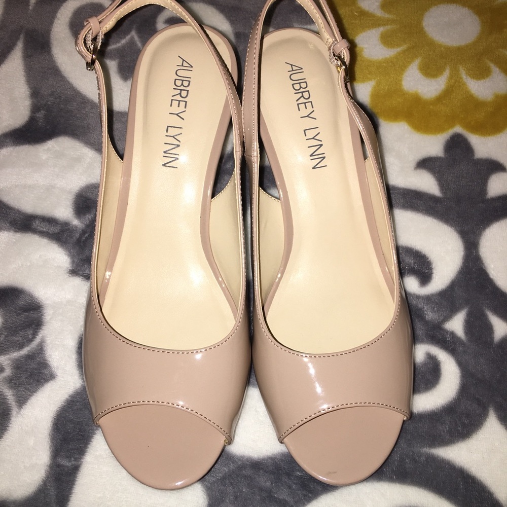 Aubrey Lynn Kamea Pumps BNWOT